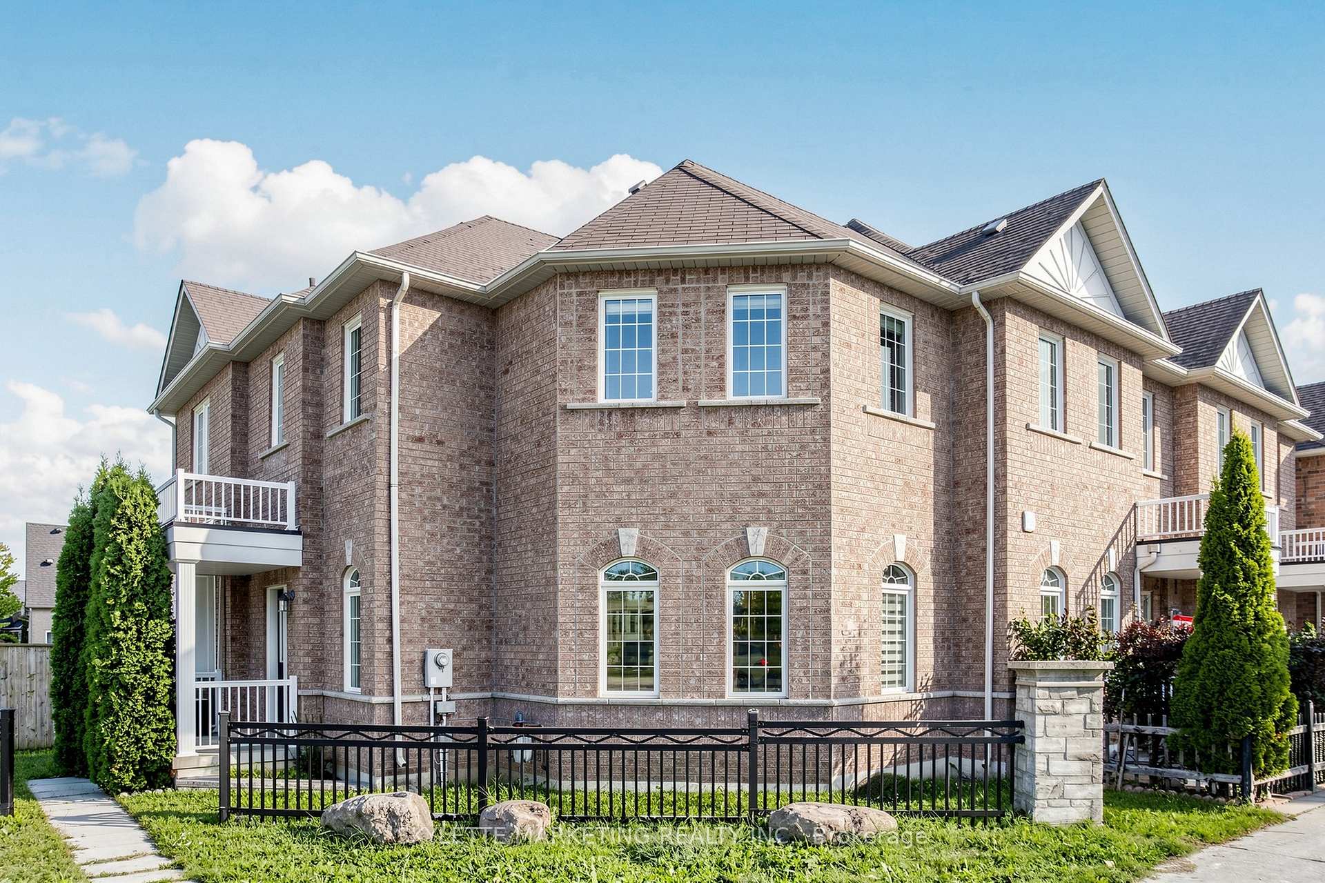 Photo 2 of 2417 Bur Oak Avenue, Markham, Greensborough — HOMEH
