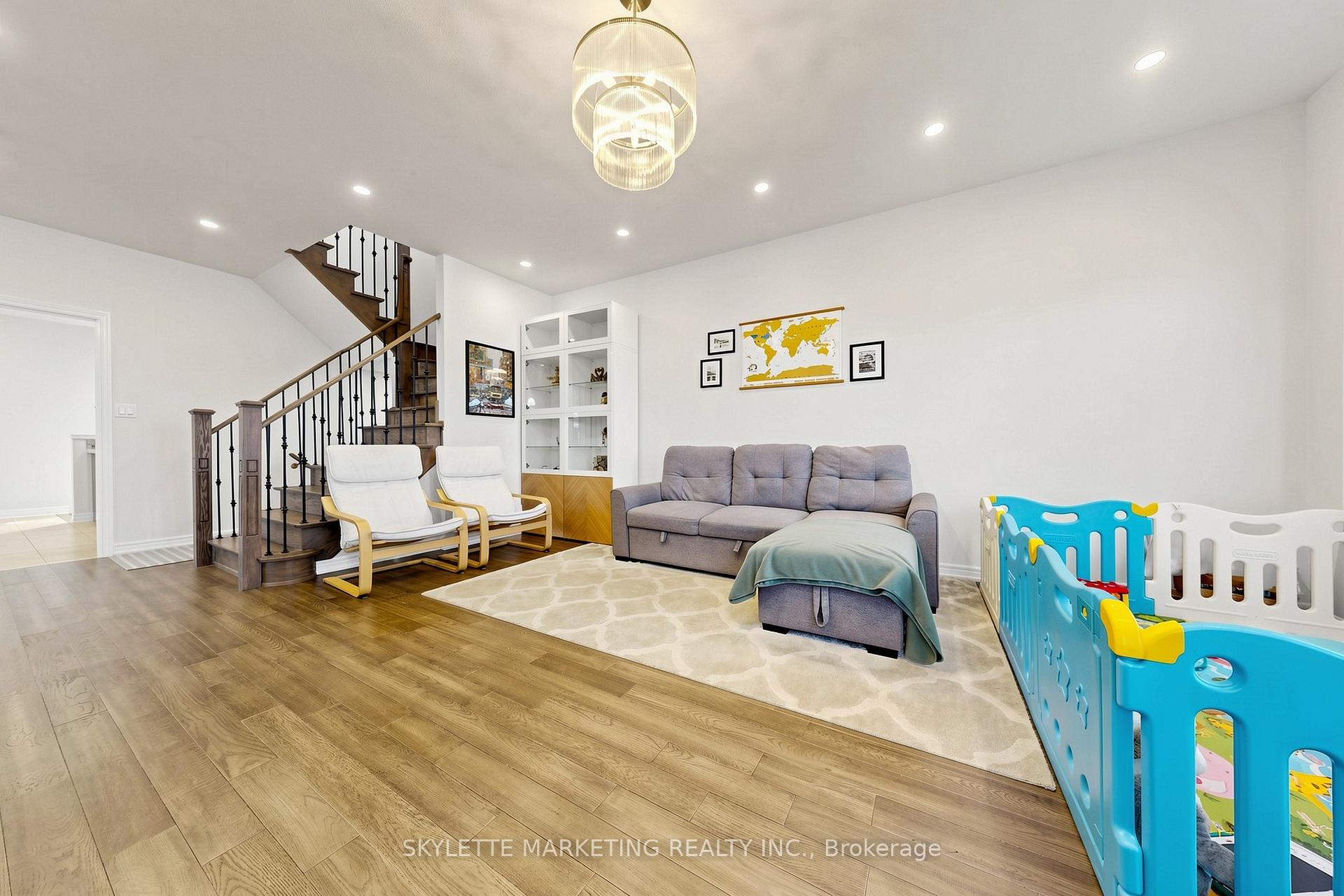 Photo 7 of 2417 Bur Oak Avenue, Markham, Greensborough — HOMEH