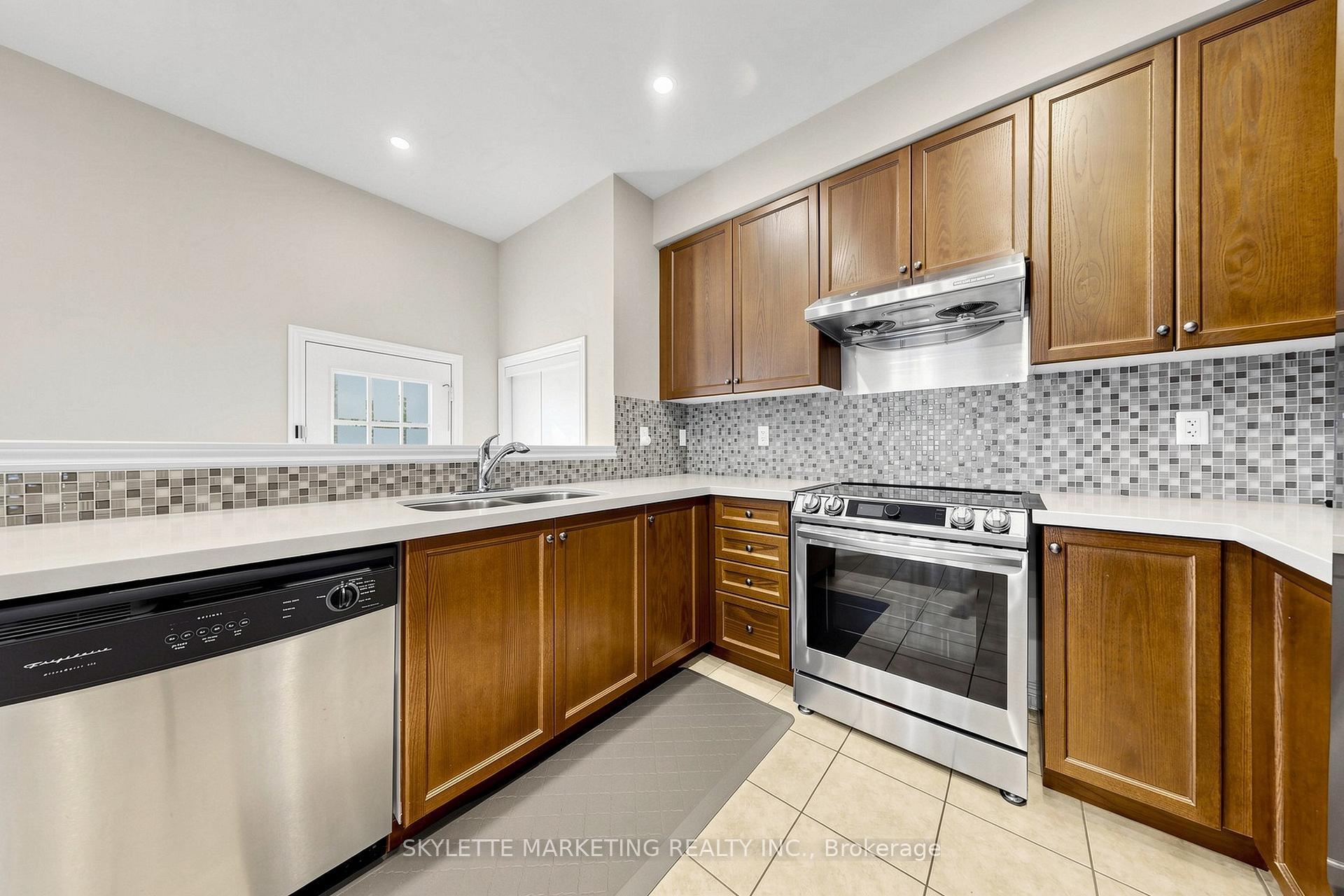 Photo 14 of 2417 Bur Oak Avenue, Markham, Greensborough — HOMEH