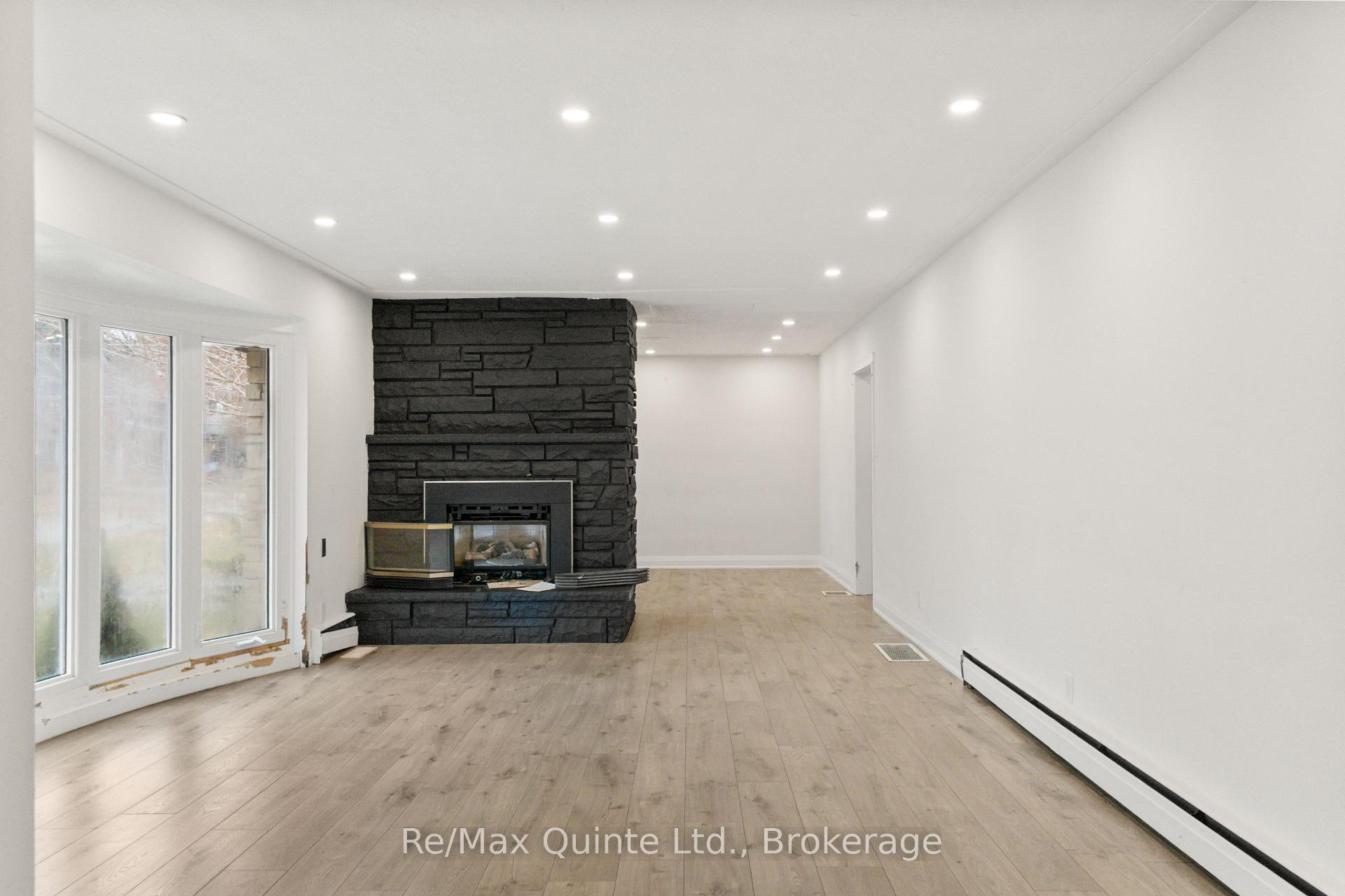 Photo 15 of 5 Stanley Park Drive, Belleville, Belleville Ward — HOMEH