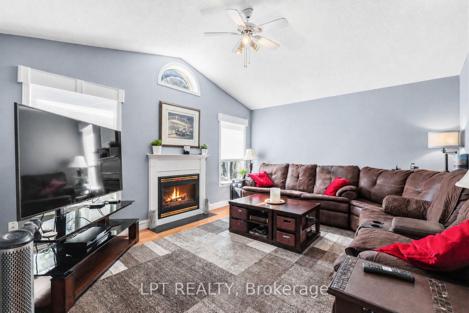 Photo 12 of 8 Burnaby Drive, Georgina, Keswick North — HOMEH