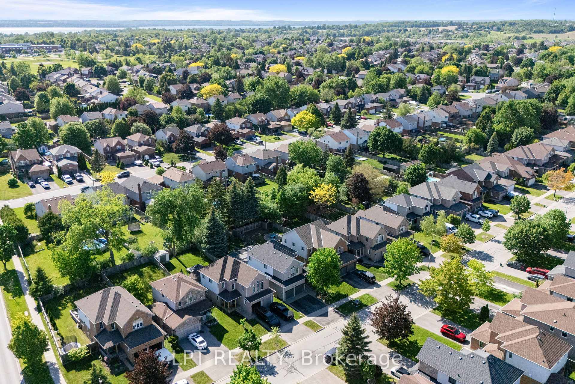 Photo 41 of 8 Burnaby Drive, Georgina, Keswick North — HOMEH