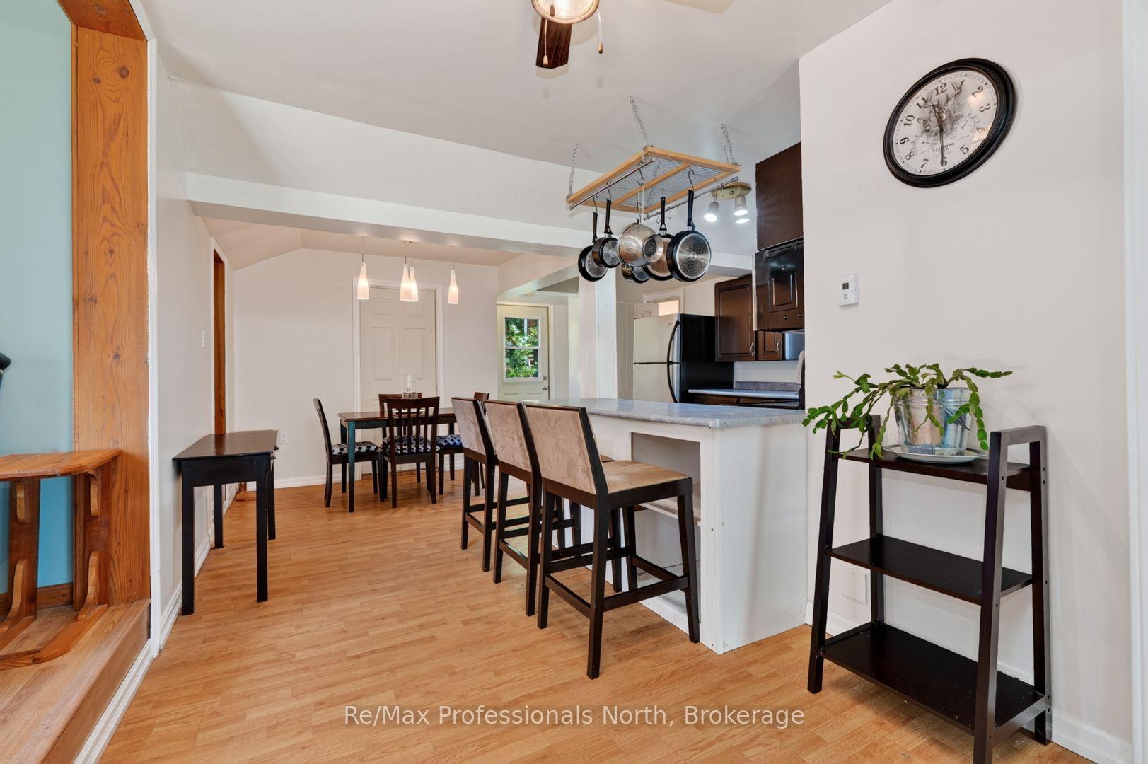 Photo 7 of 160 Isaac Street, Gravenhurst, Muskoka (S) — HOMEH
