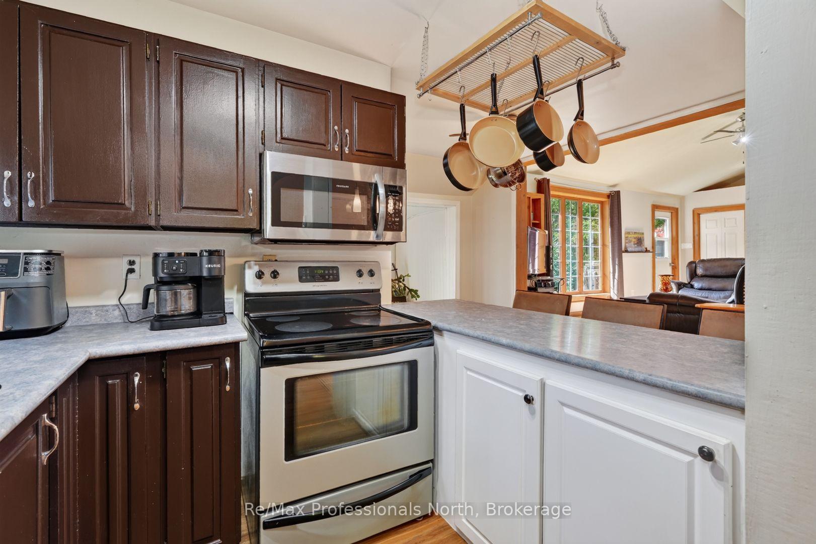 Photo 10 of 160 Isaac Street, Gravenhurst, Muskoka (S) — HOMEH