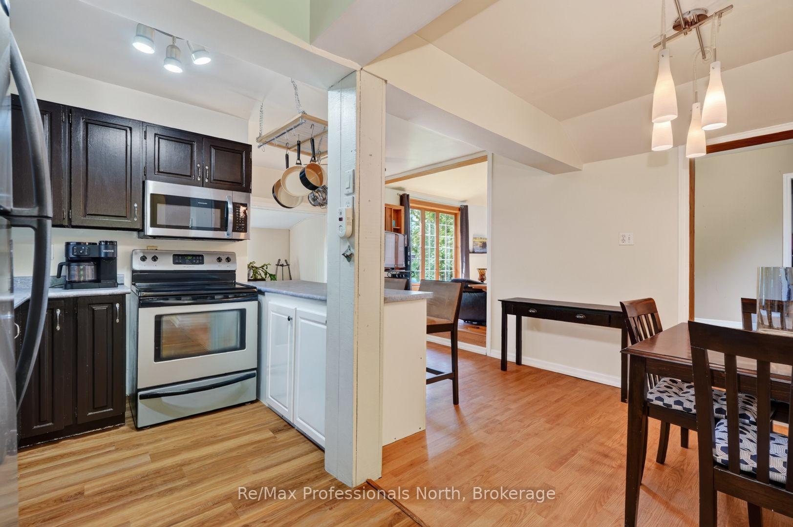 Photo 11 of 160 Isaac Street, Gravenhurst, Muskoka (S) — HOMEH