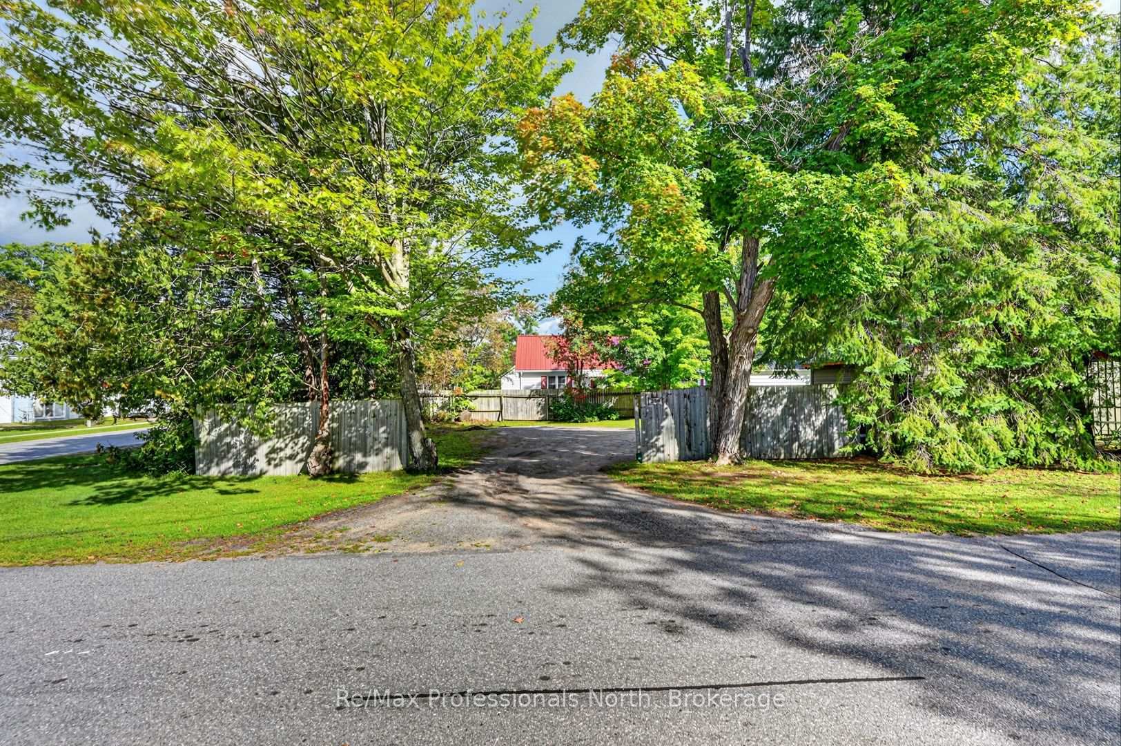 Photo 25 of 160 Isaac Street, Gravenhurst, Muskoka (S) — HOMEH