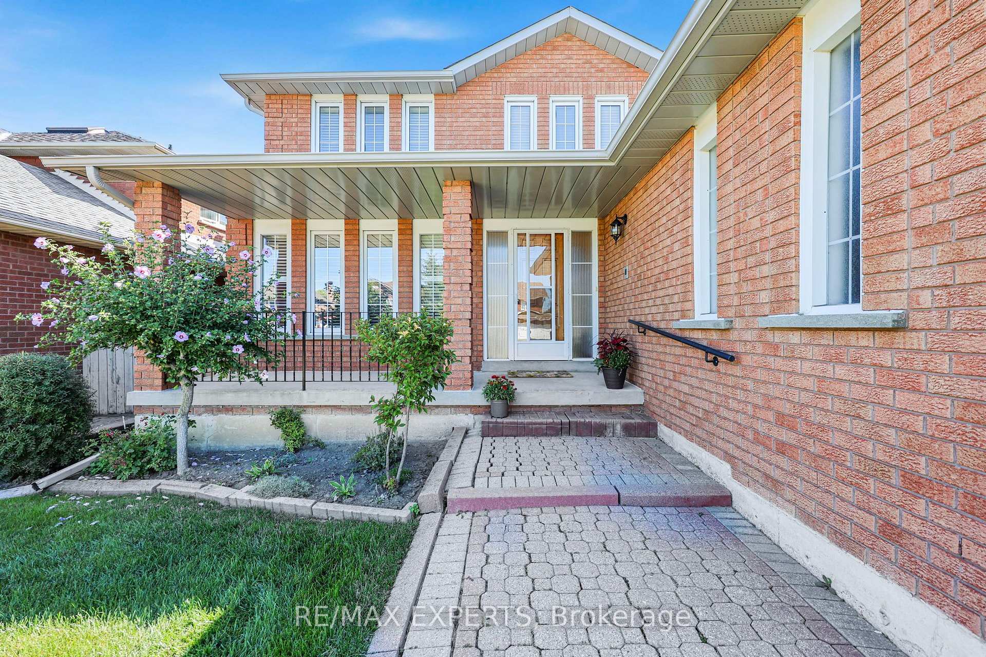 Photo 3 of 179 Bordeaux Drive, Vaughan, East Woodbridge — HOMEH