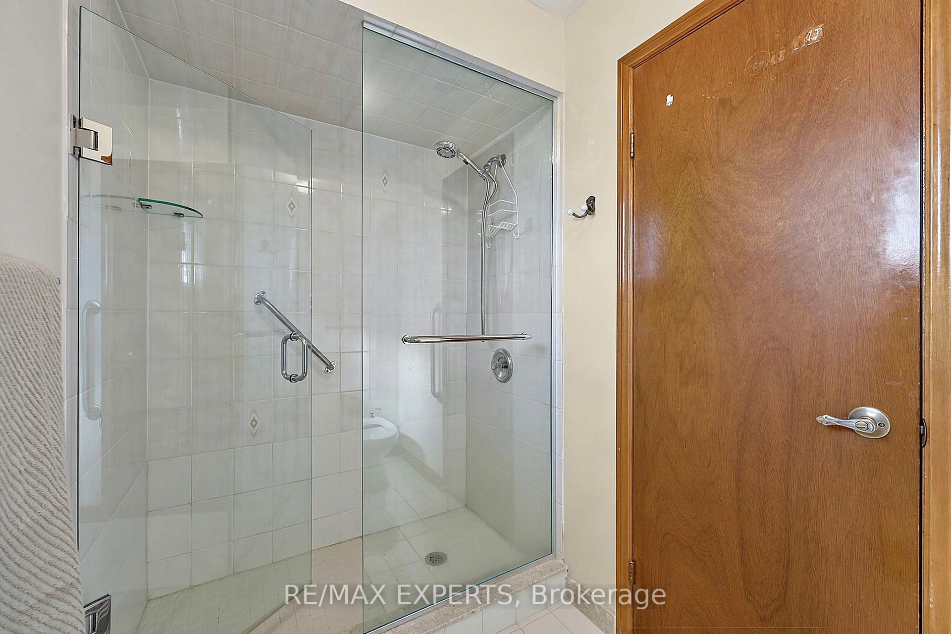 Photo 21 of 179 Bordeaux Drive, Vaughan, East Woodbridge — HOMEH