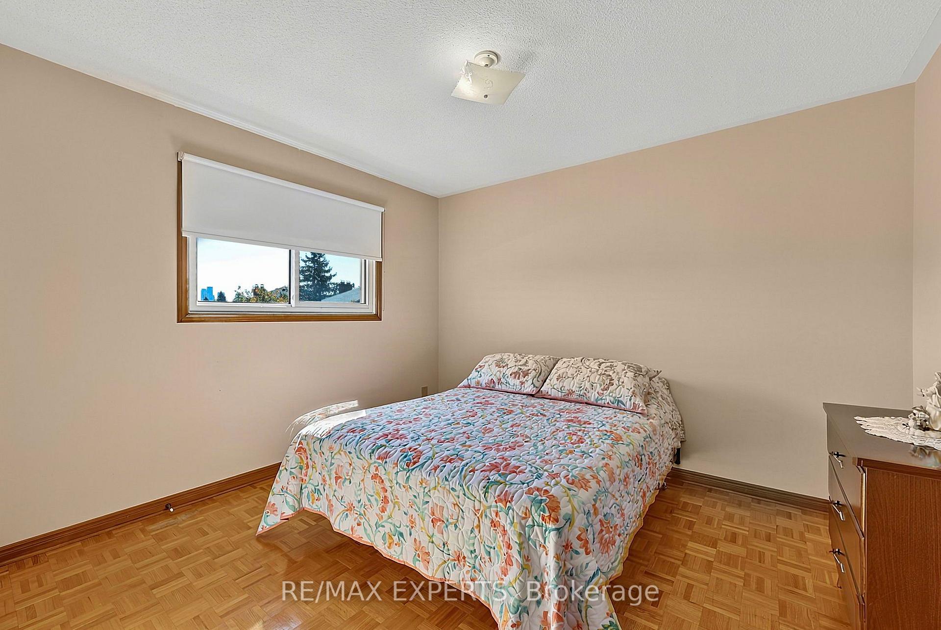 Photo 24 of 179 Bordeaux Drive, Vaughan, East Woodbridge — HOMEH