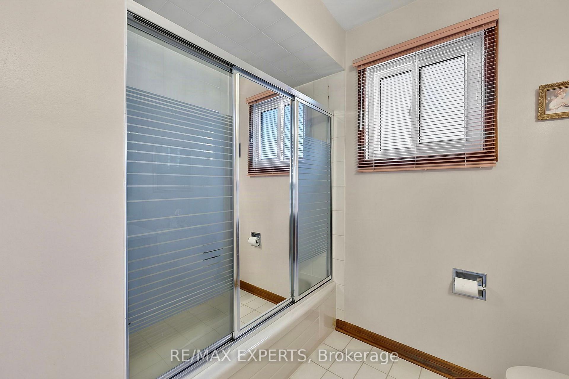 Photo 26 of 179 Bordeaux Drive, Vaughan, East Woodbridge — HOMEH