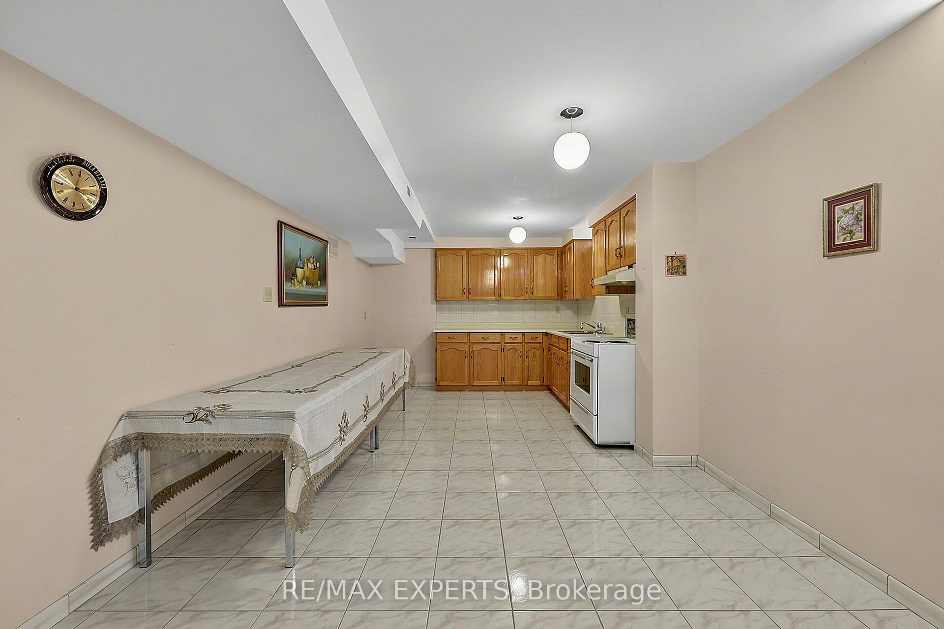 Photo 29 of 179 Bordeaux Drive, Vaughan, East Woodbridge — HOMEH