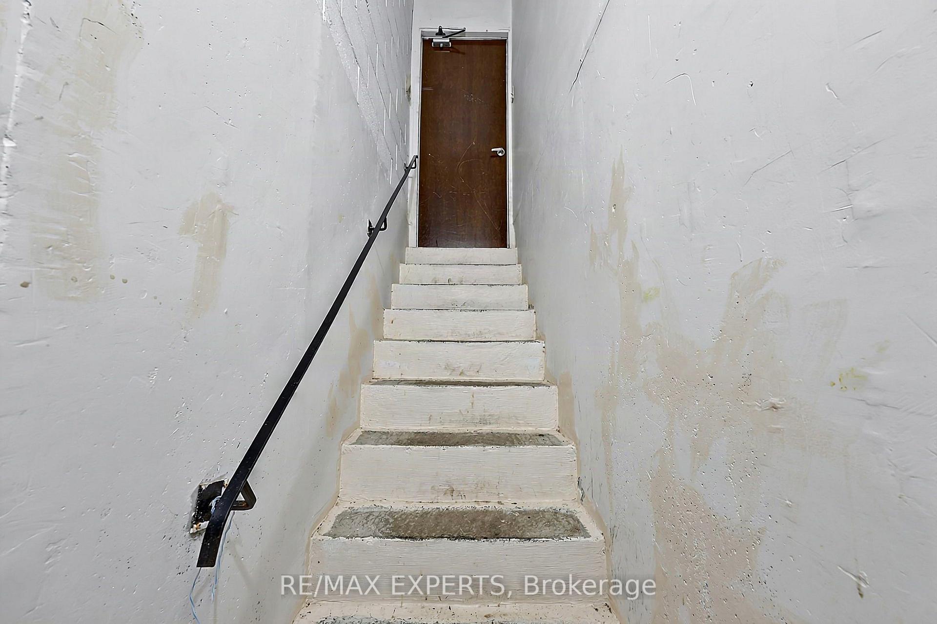 Photo 33 of 179 Bordeaux Drive, Vaughan, East Woodbridge — HOMEH