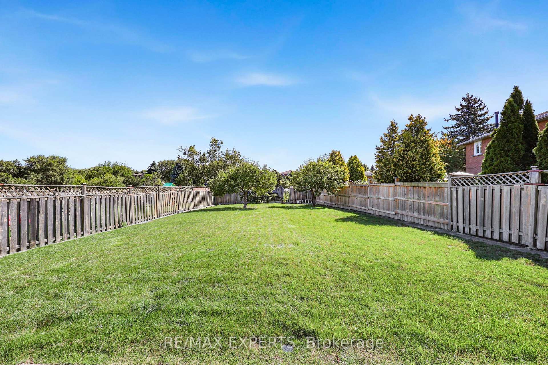 Photo 40 of 179 Bordeaux Drive, Vaughan, East Woodbridge — HOMEH