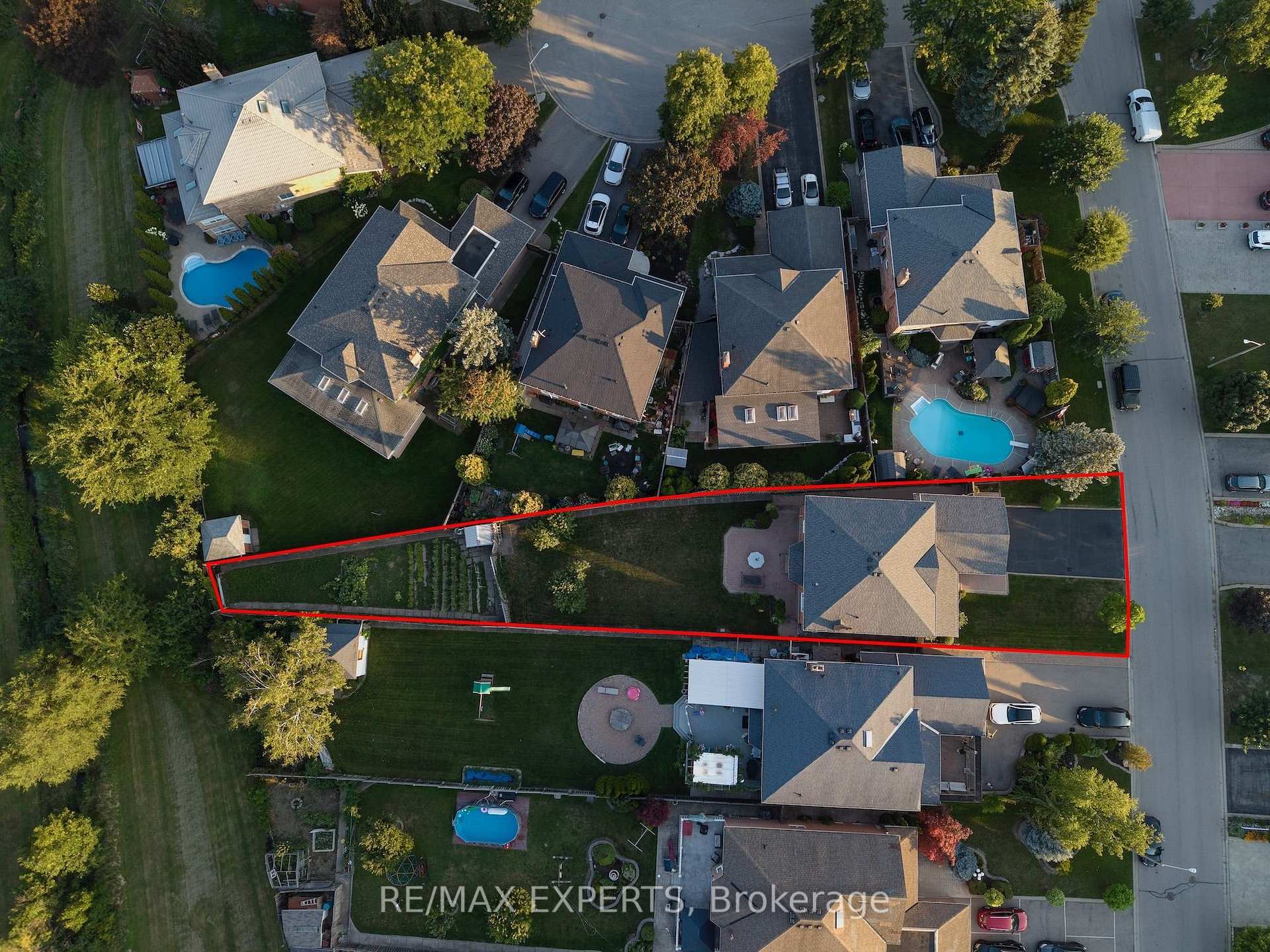 Photo 46 of 179 Bordeaux Drive, Vaughan, East Woodbridge — HOMEH