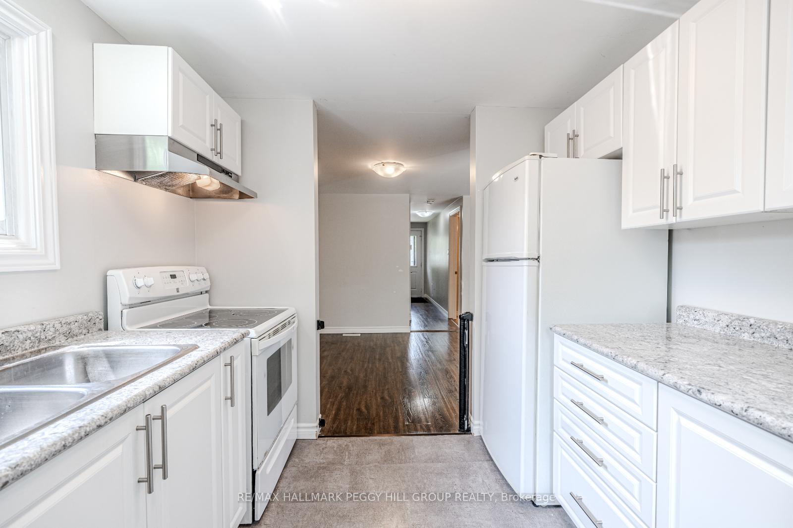 Photo 3 of Unit 1, 39 Laurie Crescent, Barrie, Wellington — HOMEH
