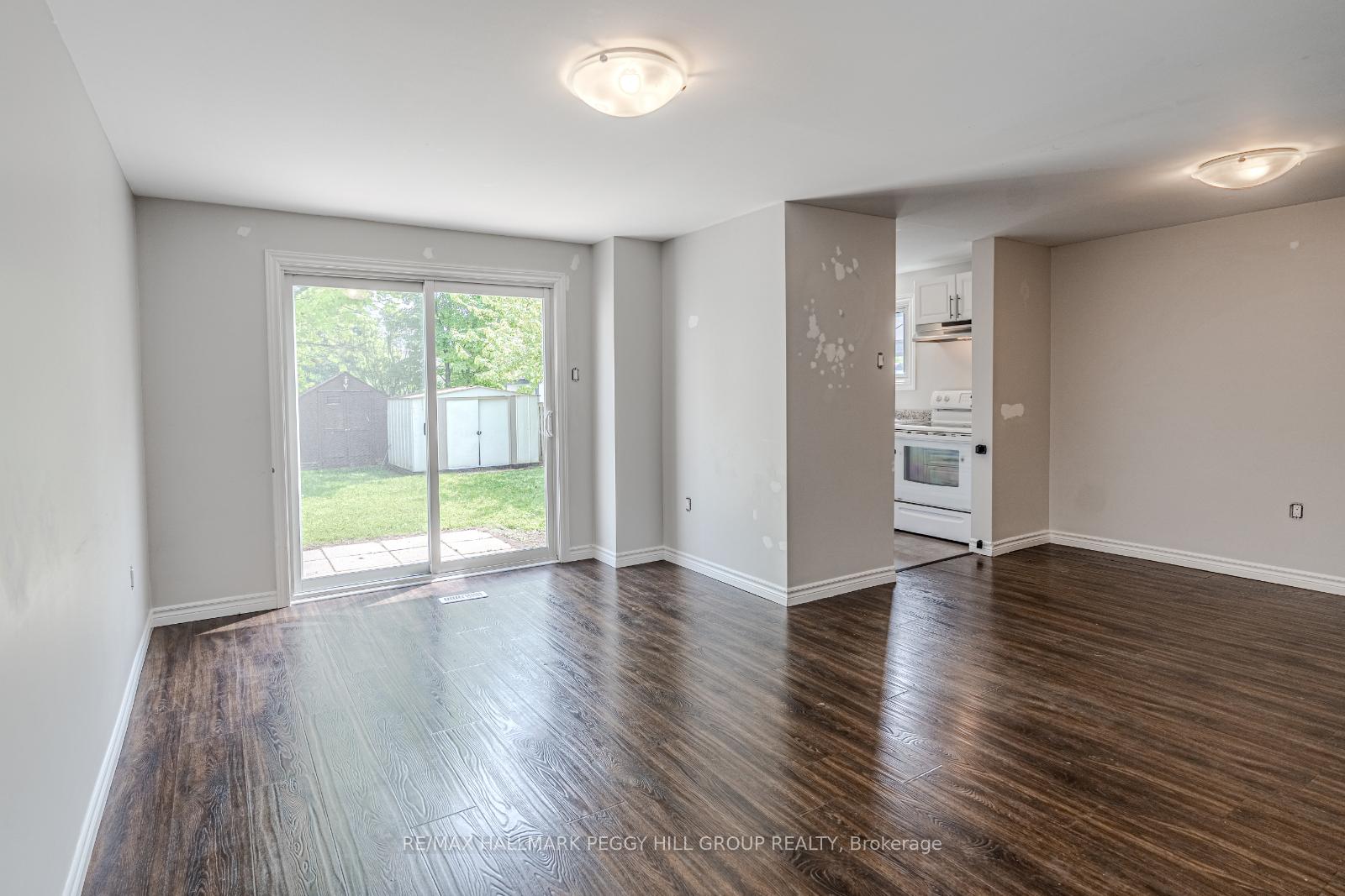 Photo 4 of Unit 1, 39 Laurie Crescent, Barrie, Wellington — HOMEH