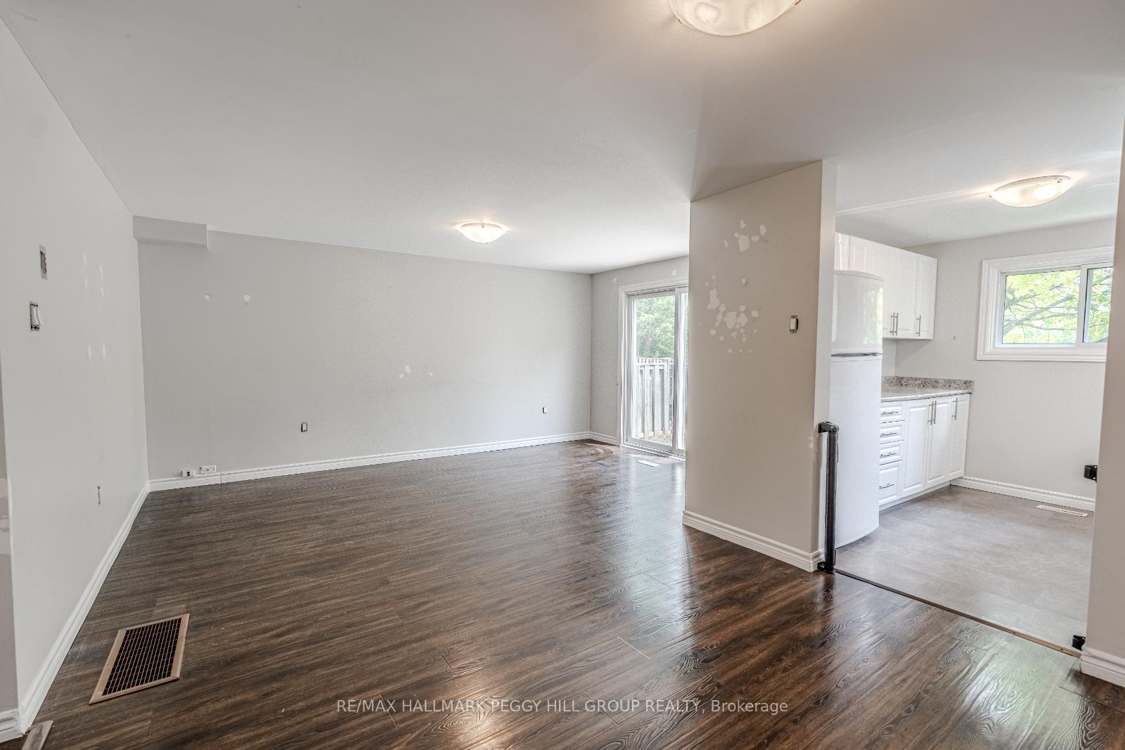 Photo 5 of Unit 1, 39 Laurie Crescent, Barrie, Wellington — HOMEH