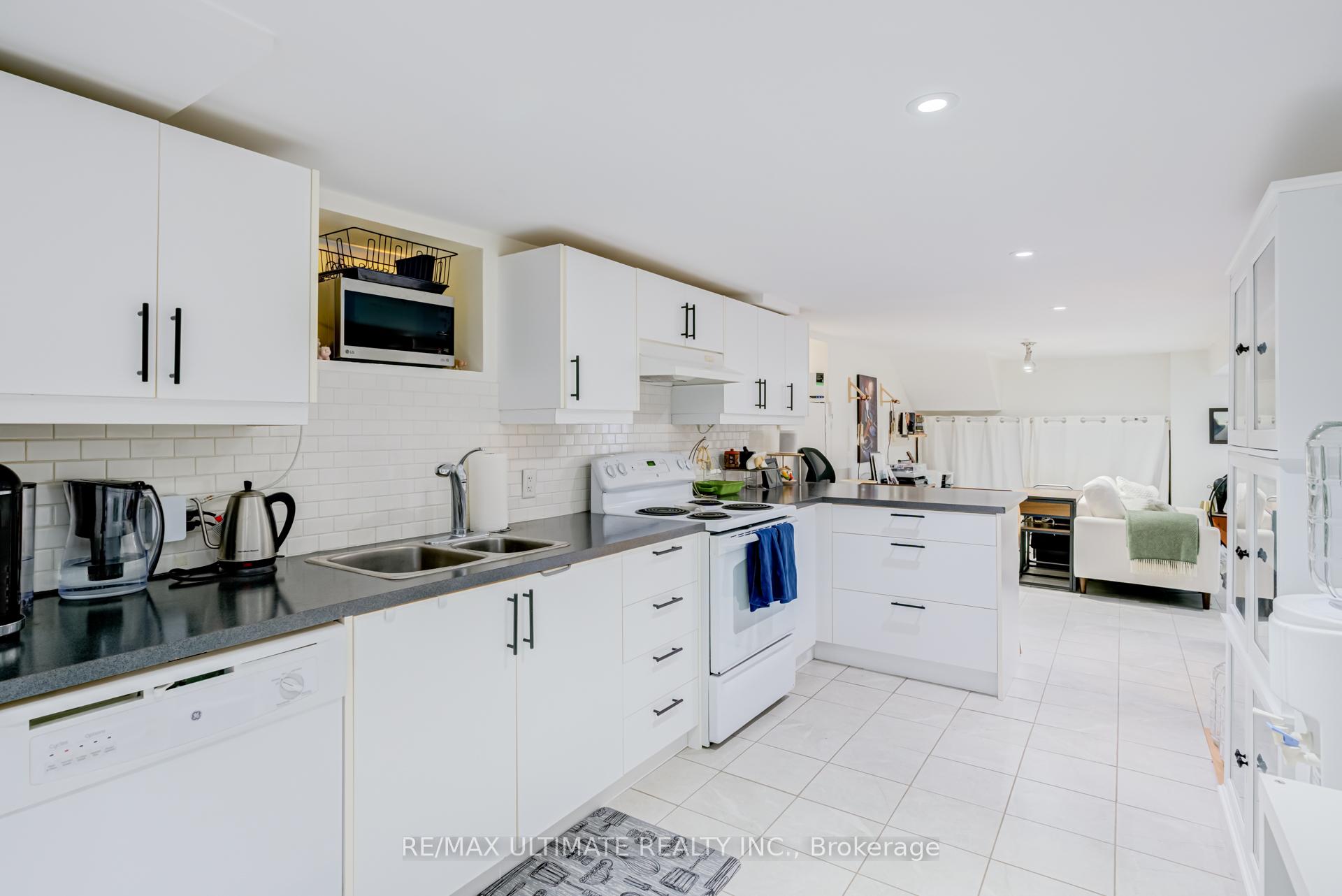 Photo 8 of 533 Kingston Road, Toronto, The Beaches — HOMEH