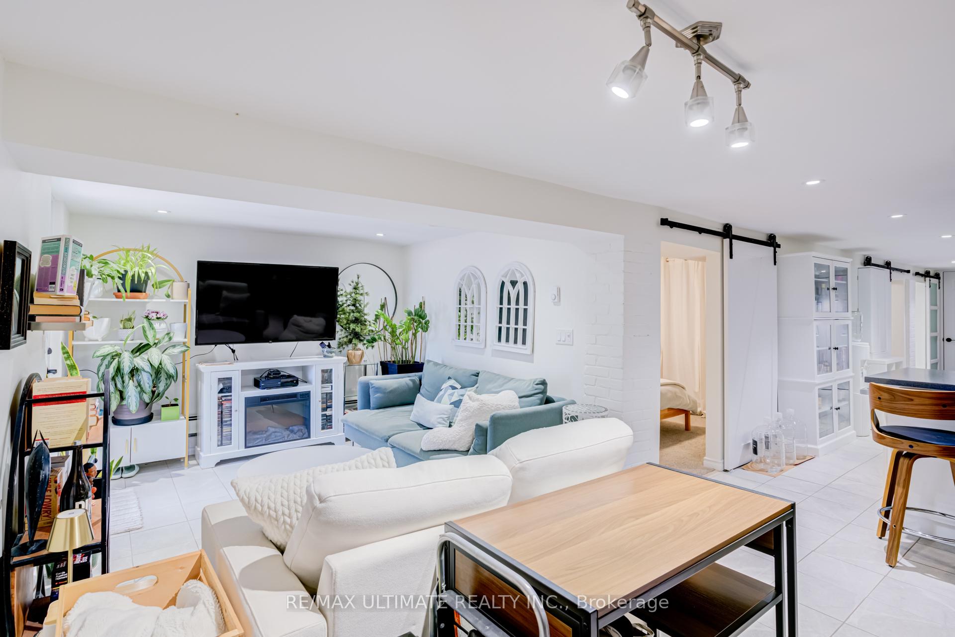 Photo 15 of 533 Kingston Road, Toronto, The Beaches — HOMEH