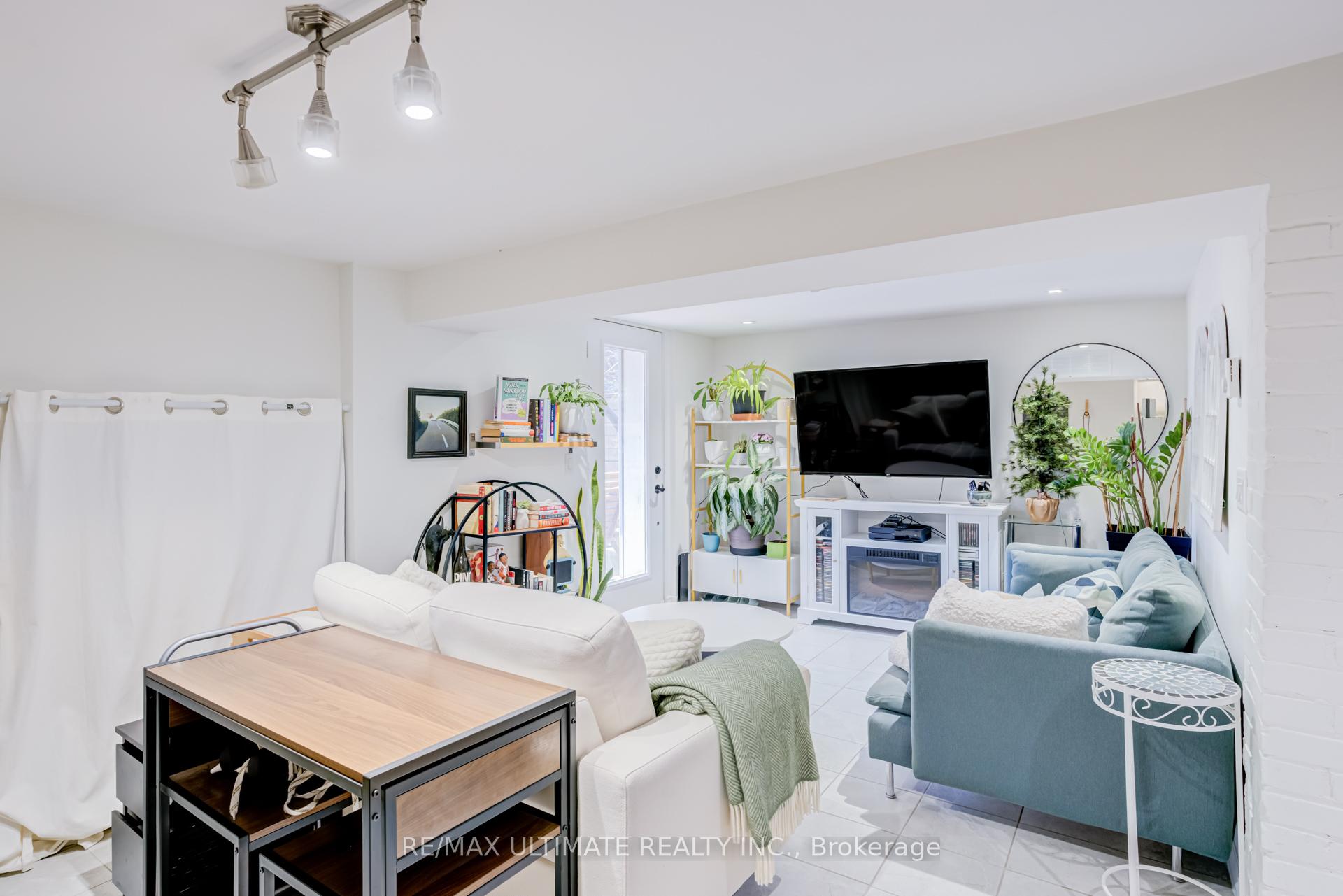 Photo 16 of 533 Kingston Road, Toronto, The Beaches — HOMEH