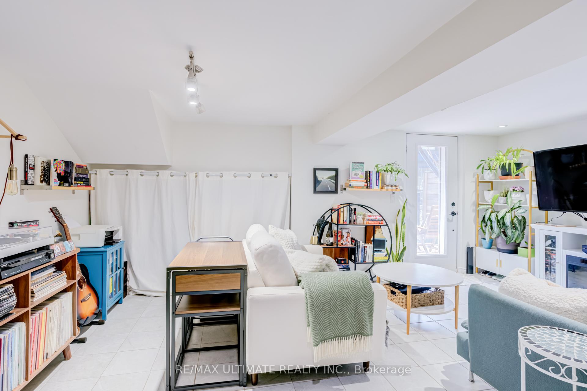 Photo 17 of 533 Kingston Road, Toronto, The Beaches — HOMEH