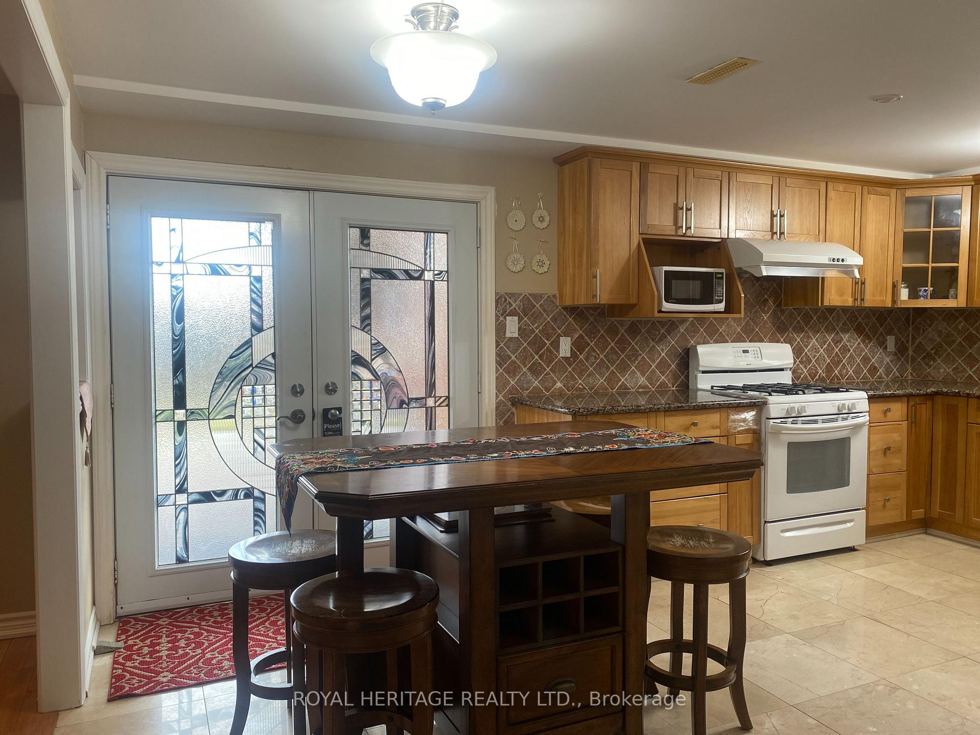 Photo 7 of 15 Sirius Crescent, Scarborough, Rouge — HOMEH