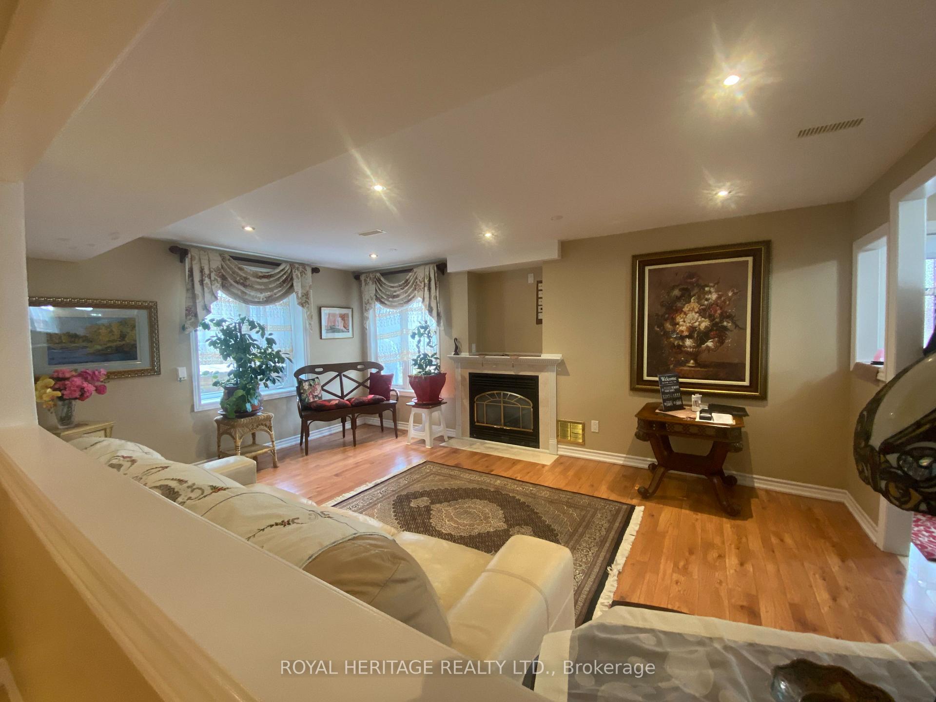Photo 13 of 15 Sirius Crescent, Scarborough, Rouge — HOMEH