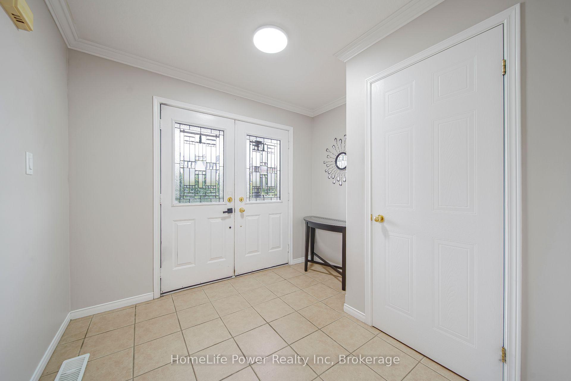 Photo 12 of 765 Brandenburg Boulevard, Waterloo, Clair Hills — HOMEH