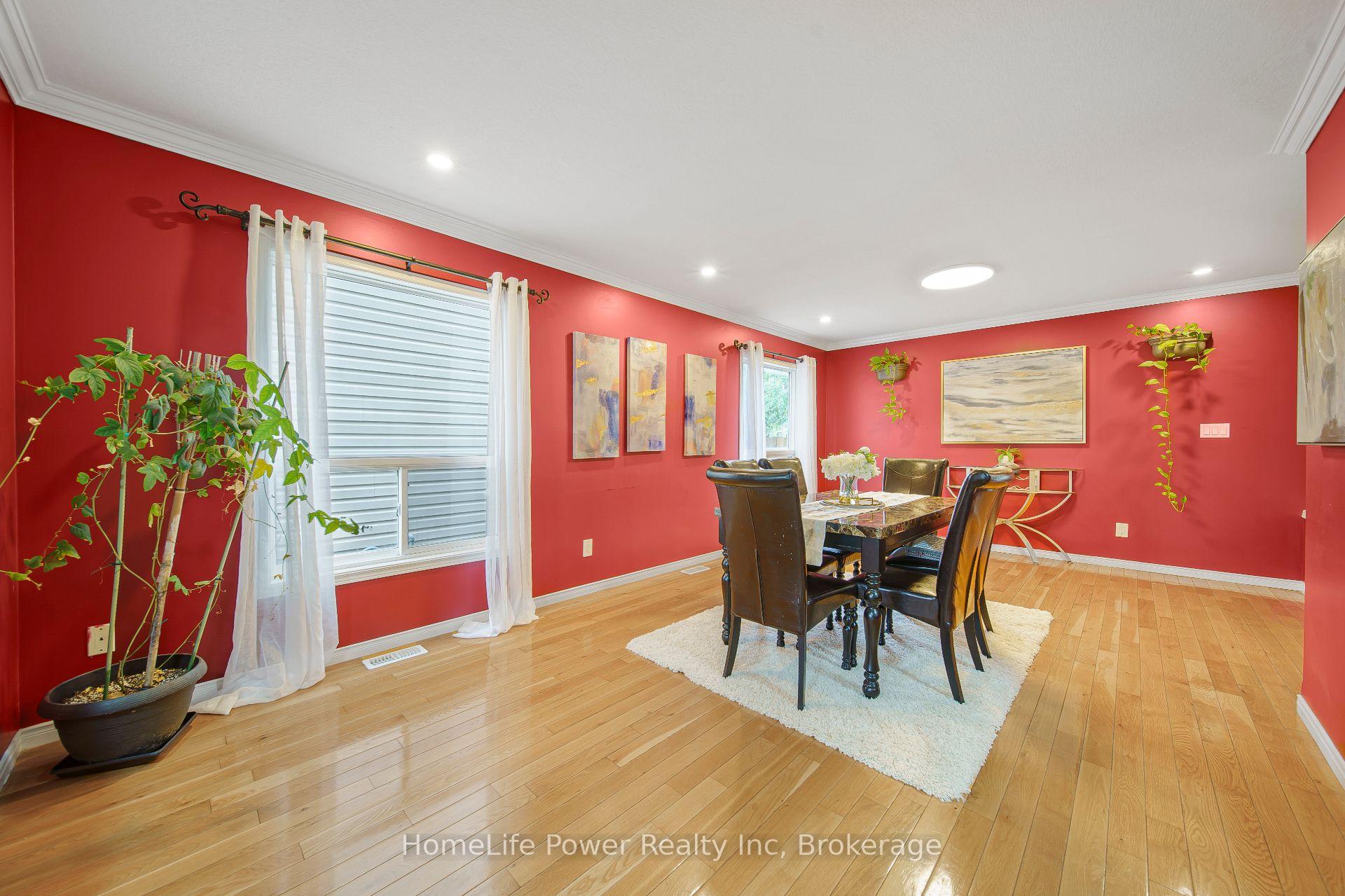 Photo 14 of 765 Brandenburg Boulevard, Waterloo, Clair Hills — HOMEH