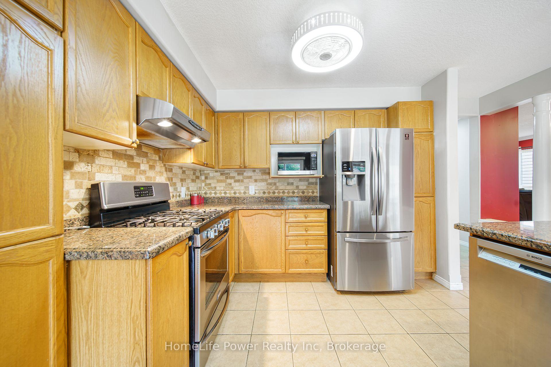 Photo 24 of 765 Brandenburg Boulevard, Waterloo, Clair Hills — HOMEH