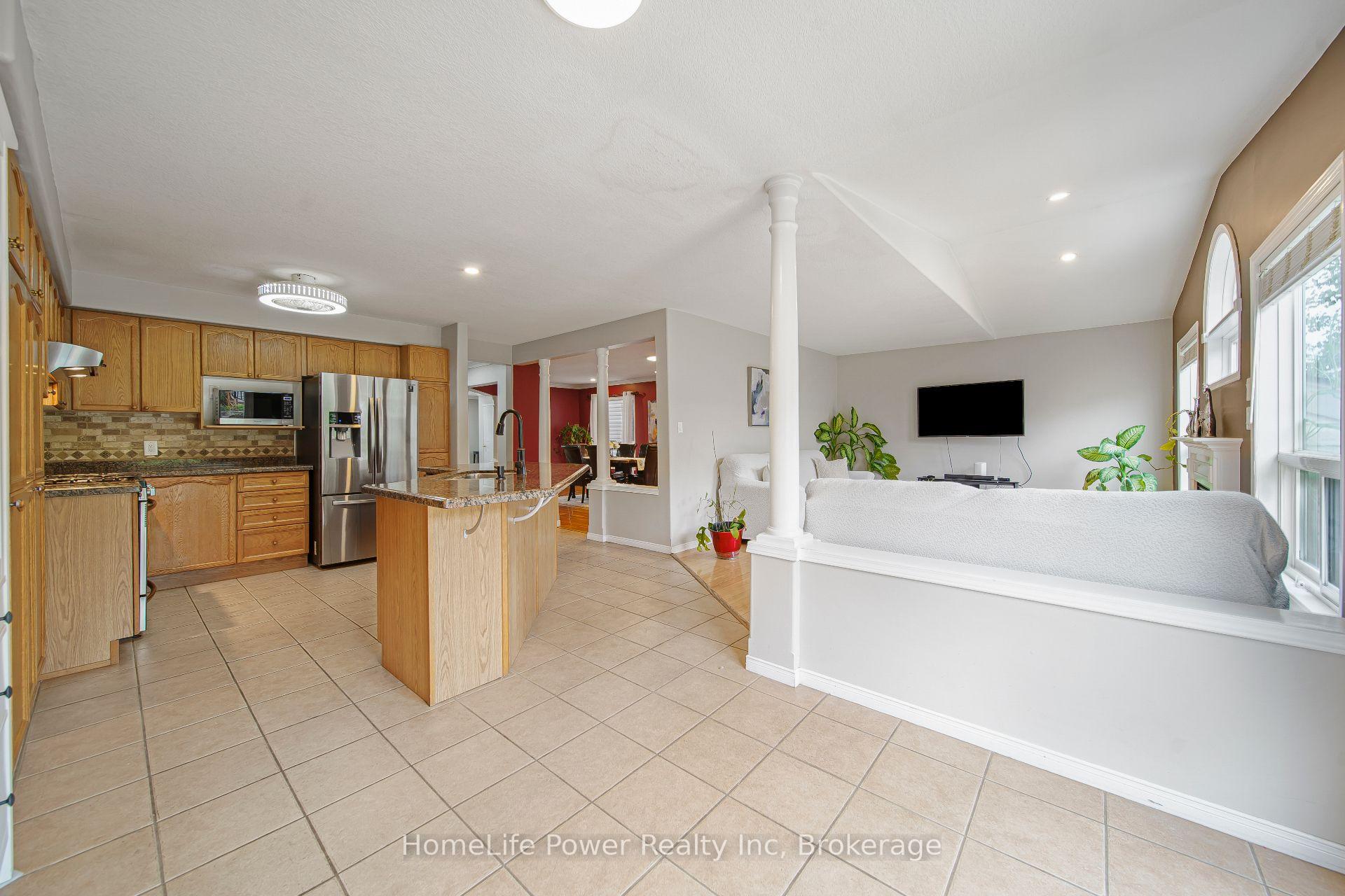 Photo 28 of 765 Brandenburg Boulevard, Waterloo, Clair Hills — HOMEH