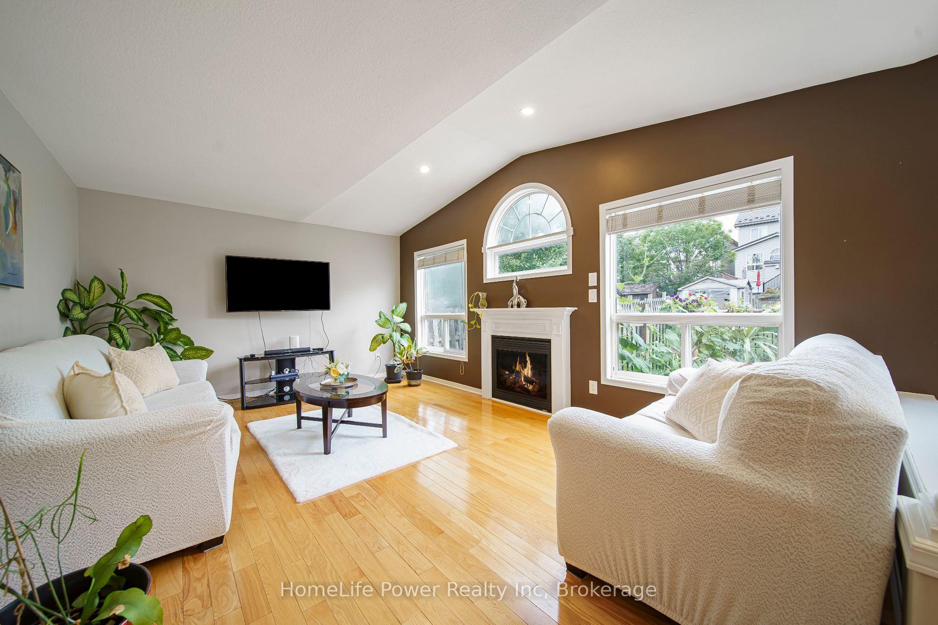 Photo 29 of 765 Brandenburg Boulevard, Waterloo, Clair Hills — HOMEH