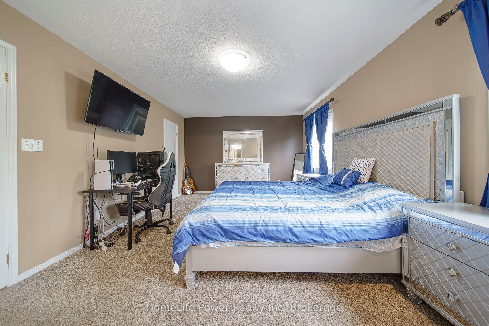 Photo 36 of 765 Brandenburg Boulevard, Waterloo, Clair Hills — HOMEH