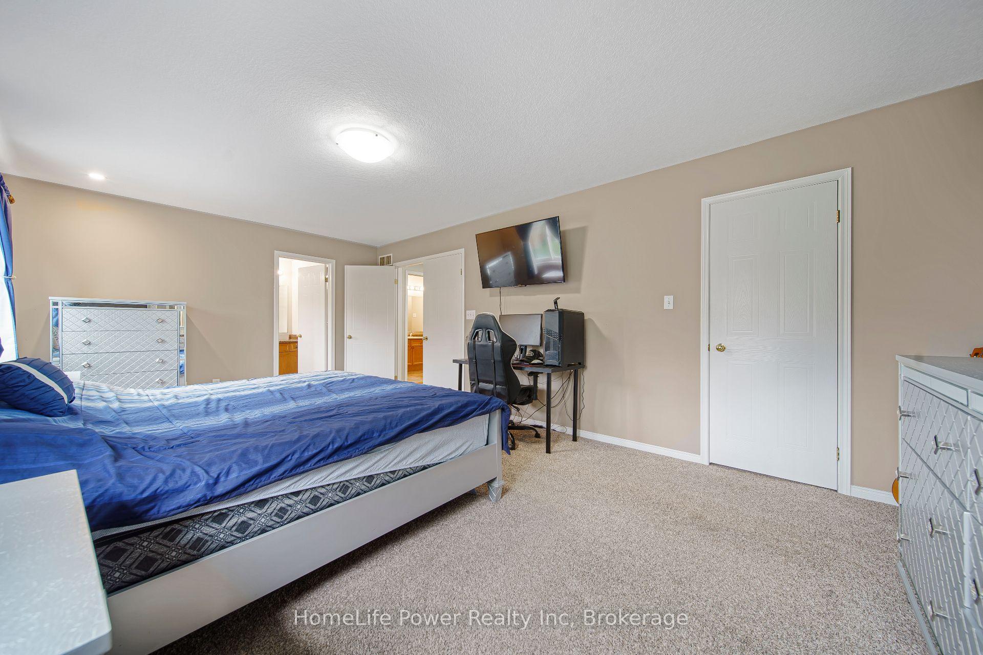 Photo 37 of 765 Brandenburg Boulevard, Waterloo, Clair Hills — HOMEH
