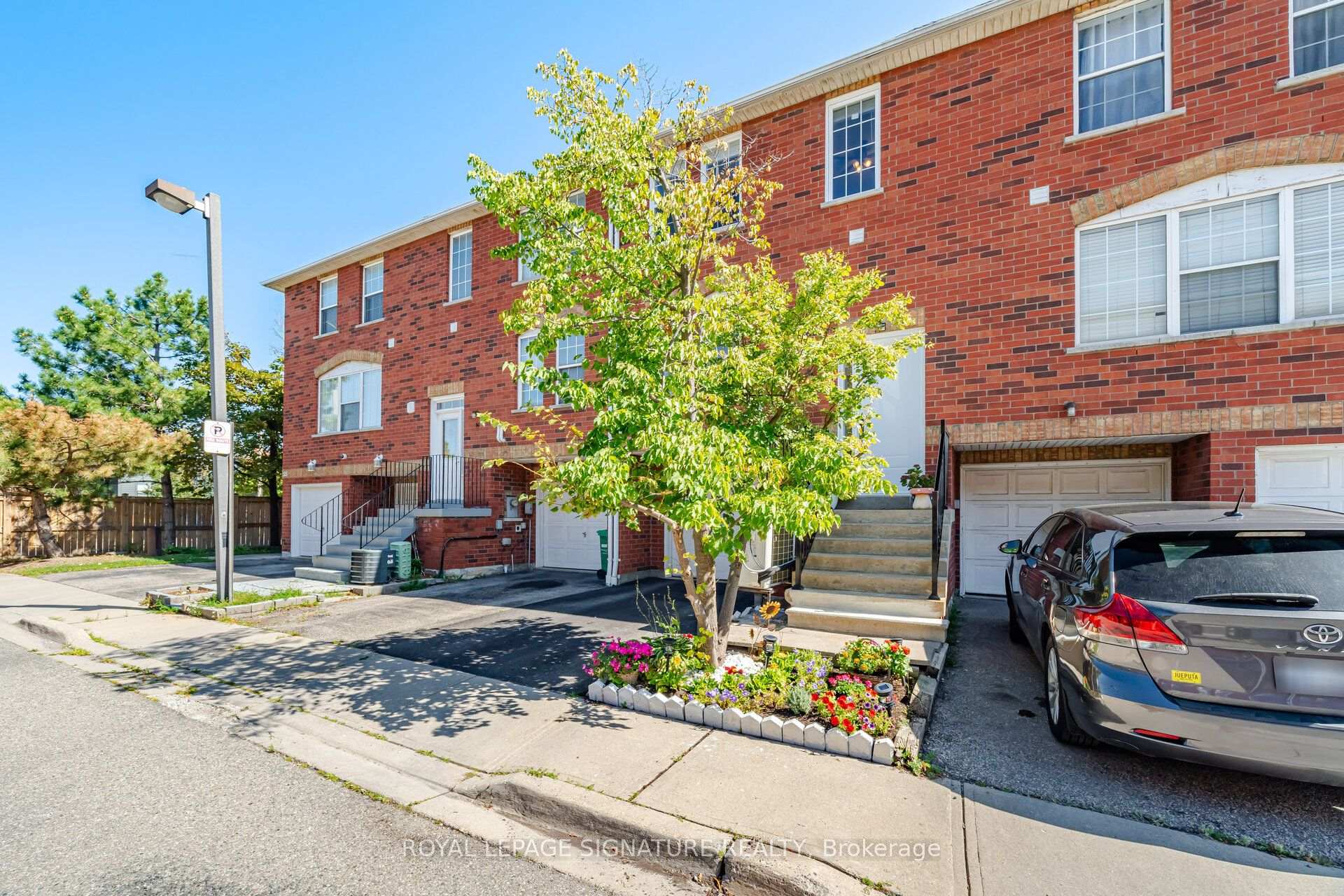 Photo 1 of Unit 57, 6880 Meadowvale Town Centre Circle, Mississauga, Meadowvale — HOMEH