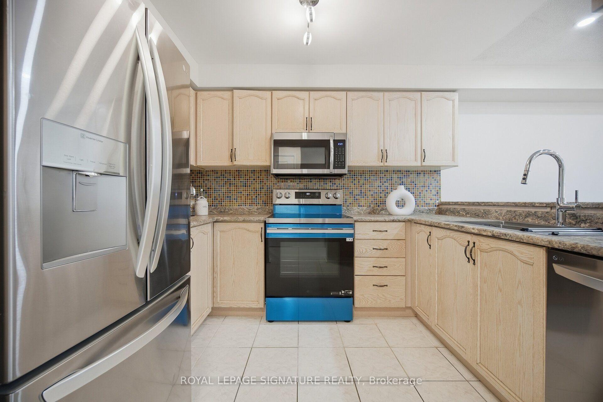 Photo 6 of Unit 57, 6880 Meadowvale Town Centre Circle, Mississauga, Meadowvale — HOMEH