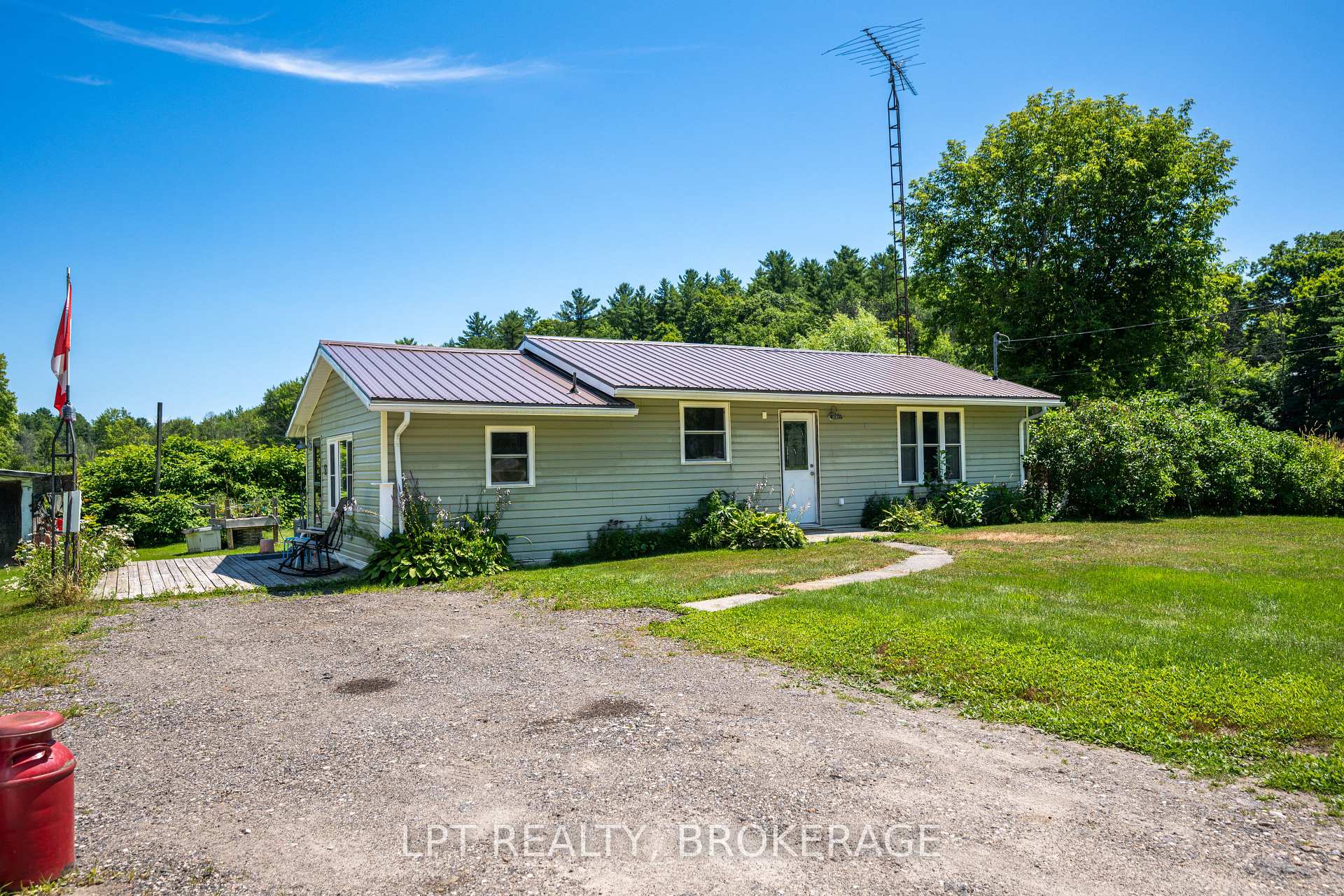 Photo 18 of 743 Highway 15, Rr#2, Rideau Lakes, Rideau Lakes (South Crosby) Twp — HOMEH