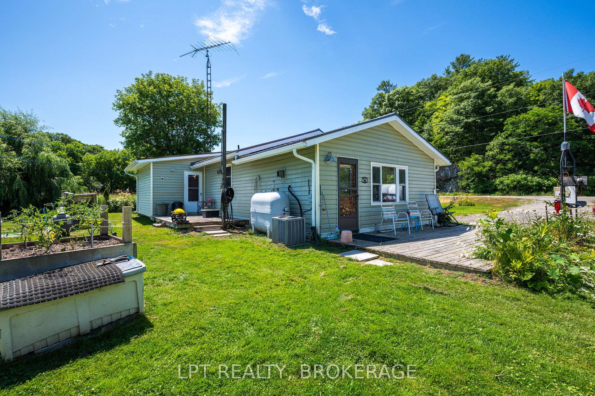 Photo 25 of 743 Highway 15, Rr#2, Rideau Lakes, Rideau Lakes (South Crosby) Twp — HOMEH