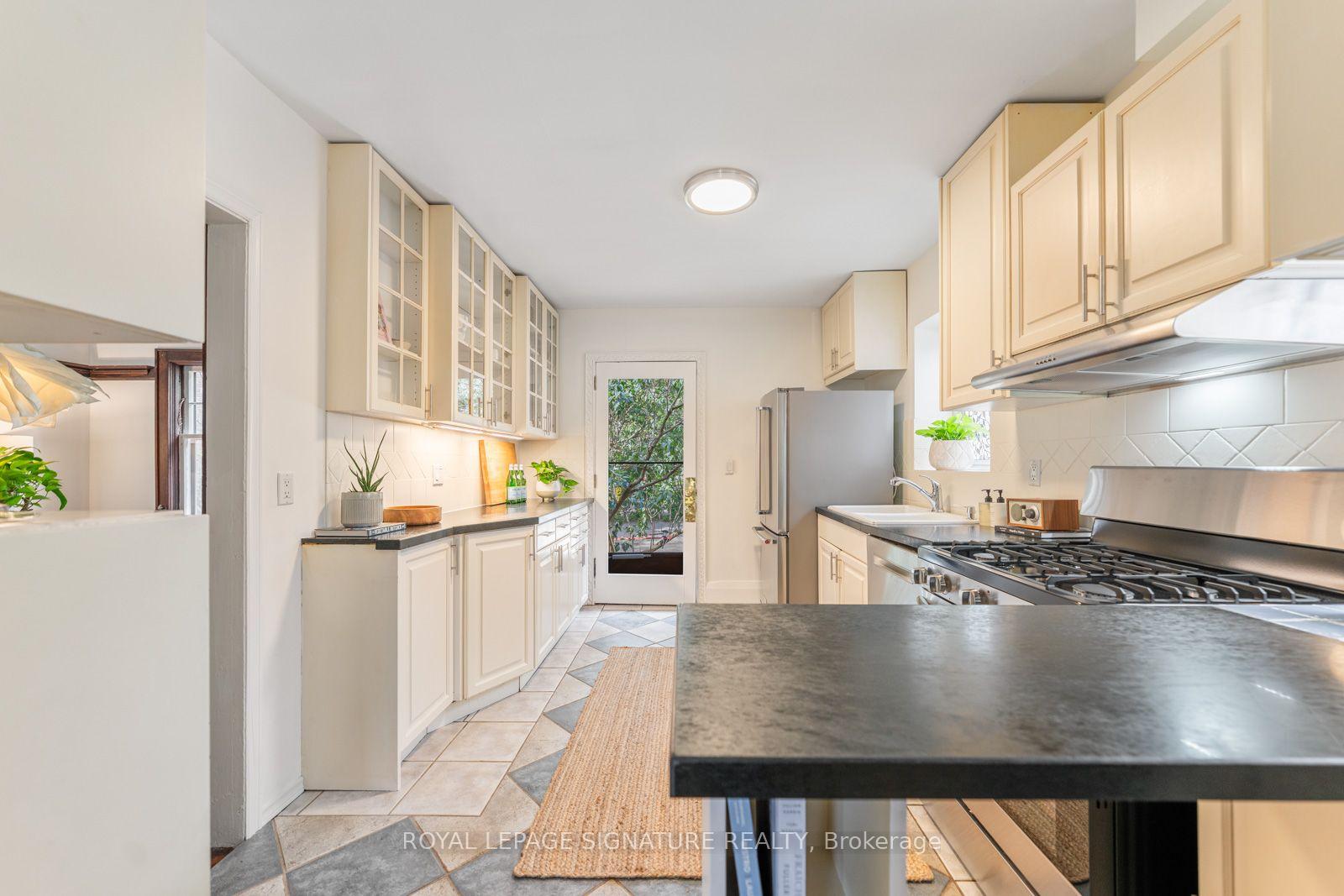 Photo 15 of 46 Orchard Park Boulevard, Toronto, Woodbine Corridor — HOMEH