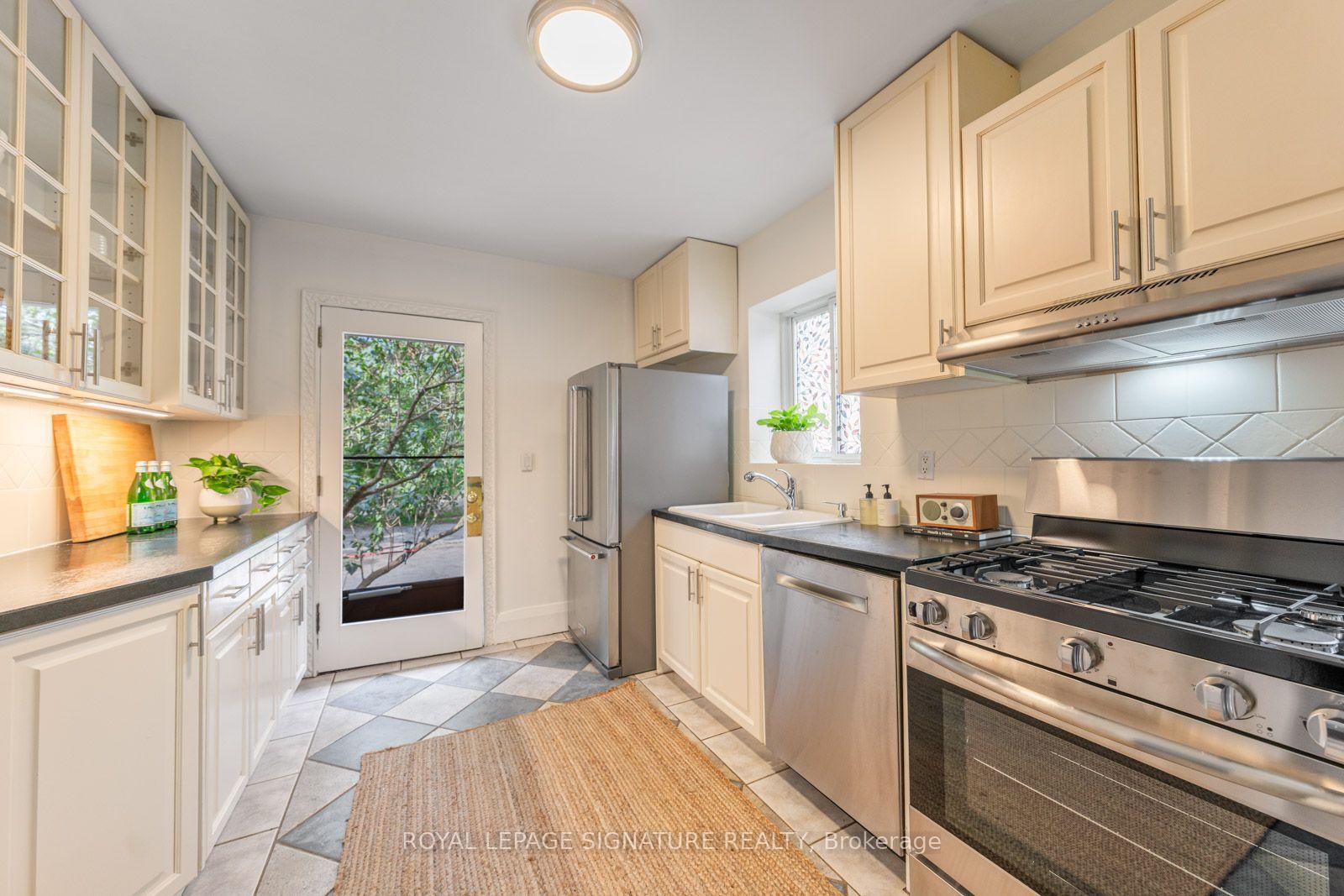 Photo 16 of 46 Orchard Park Boulevard, Toronto, Woodbine Corridor — HOMEH
