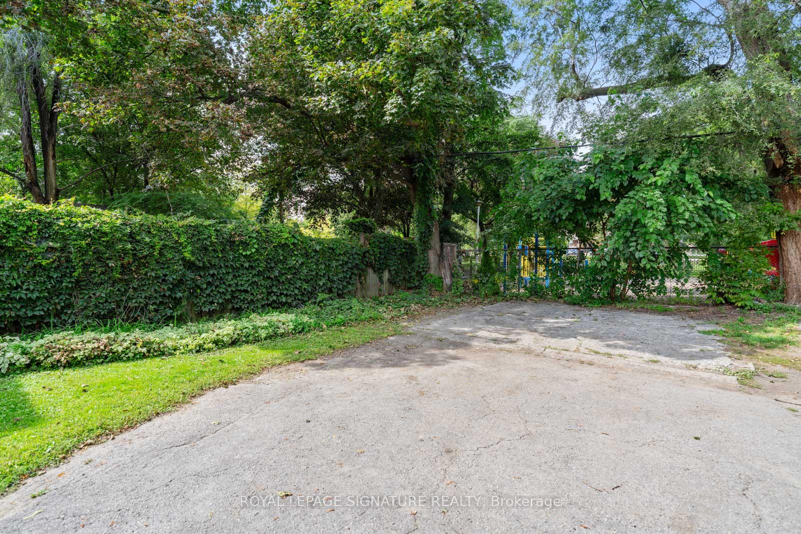 Photo 34 of 46 Orchard Park Boulevard, Toronto, Woodbine Corridor — HOMEH