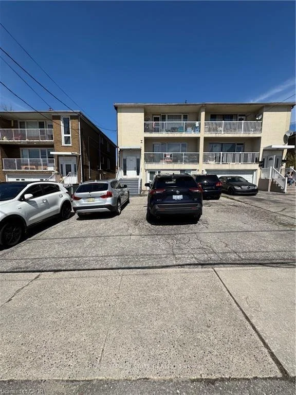 Photo 4 of 1364 Wilson Avenue, North York, Downsview-Roding-CFB — HOMEH
