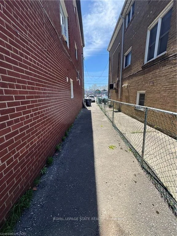 Photo 8 of 1364 Wilson Avenue, North York, Downsview-Roding-CFB — HOMEH