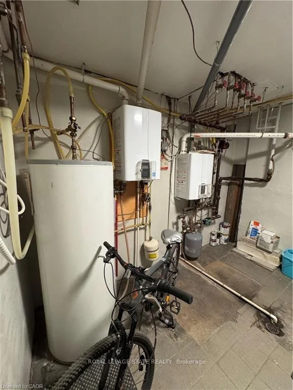 Photo 19 of 1364 Wilson Avenue, North York, Downsview-Roding-CFB — HOMEH