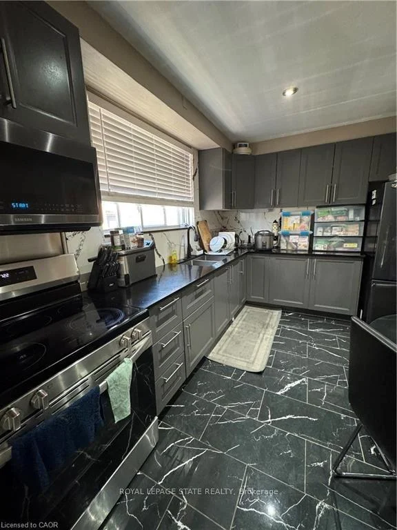 Photo 23 of 1364 Wilson Avenue, North York, Downsview-Roding-CFB — HOMEH