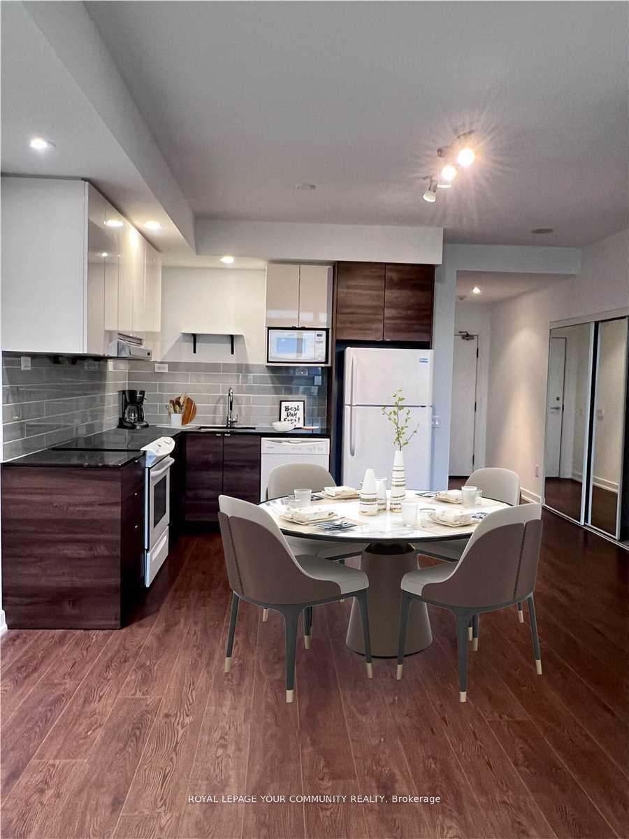 Photo 4 of Unit 3203, 121 Mcmahon Drive, North York, Bayview Village — HOMEH
