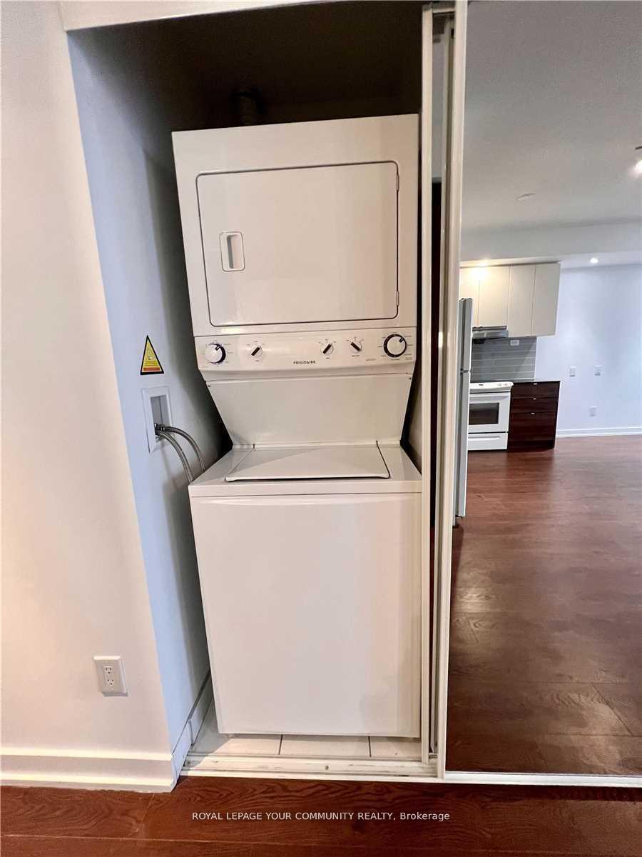 Photo 19 of Unit 3203, 121 Mcmahon Drive, North York, Bayview Village — HOMEH