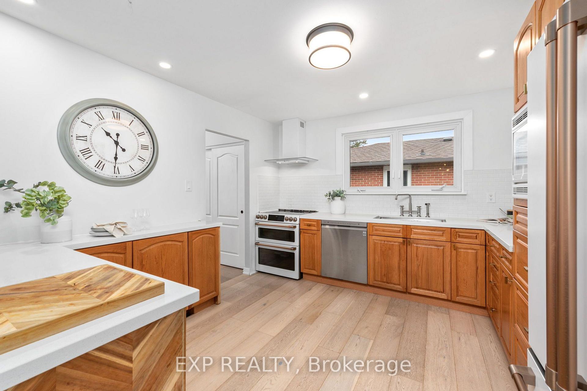 Photo 9 of 1439 Parkham Crescent, Pickering, Bay Ridges — HOMEH