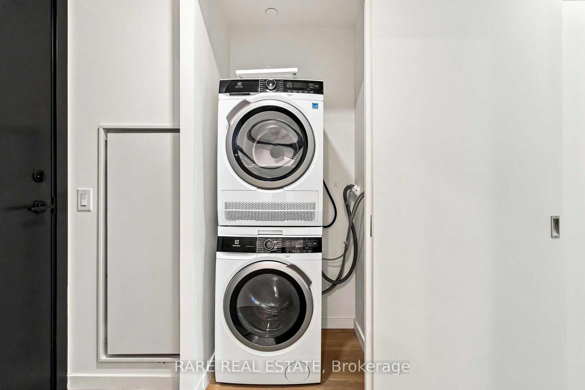 Photo 8 of Unit 330, 689 The Queensway, Etobicoke, Stonegate-Queensway — HOMEH