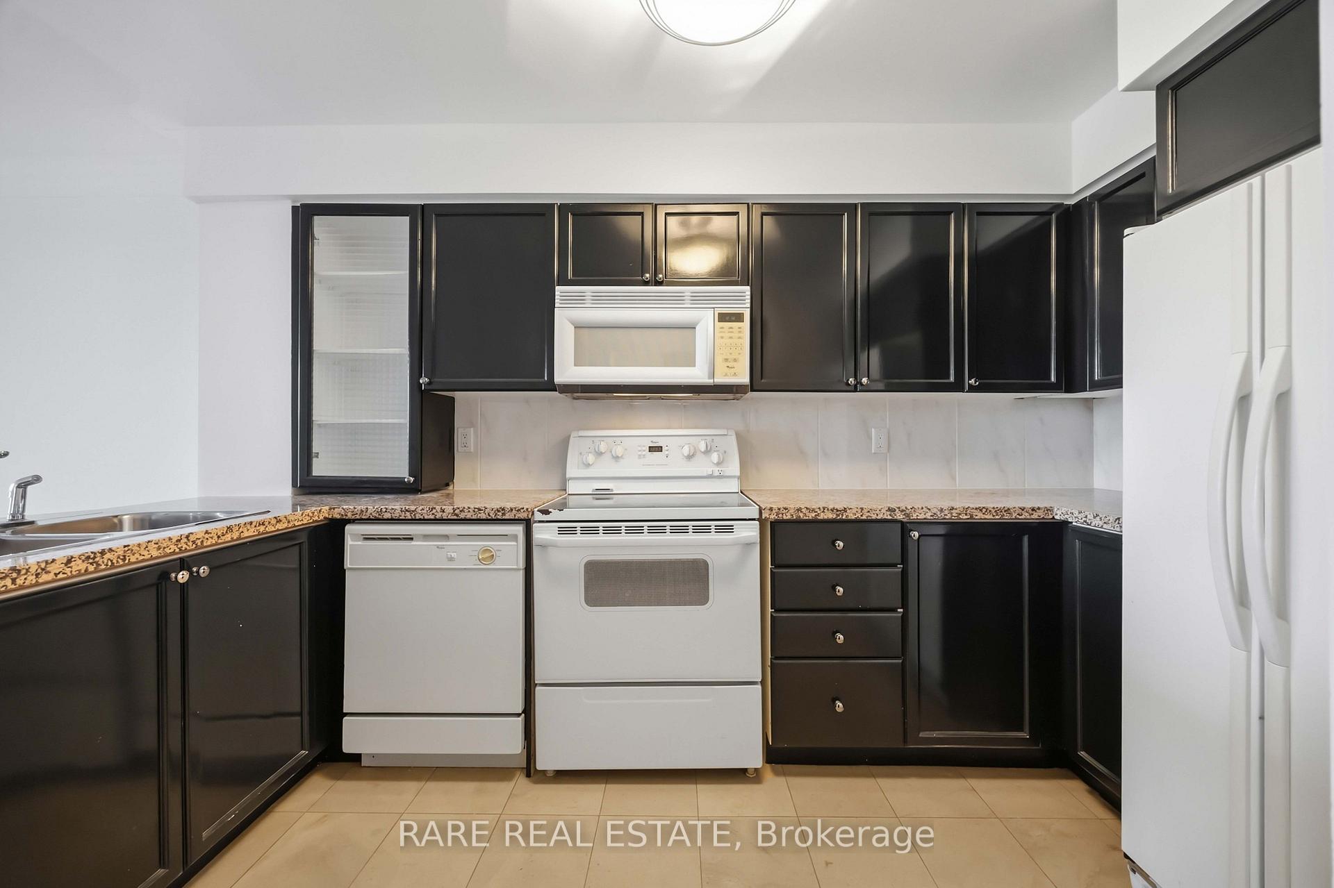 Photo 5 of Unit 606, 388 Bloor Street E, Toronto, Rosedale-Moore Park — HOMEH